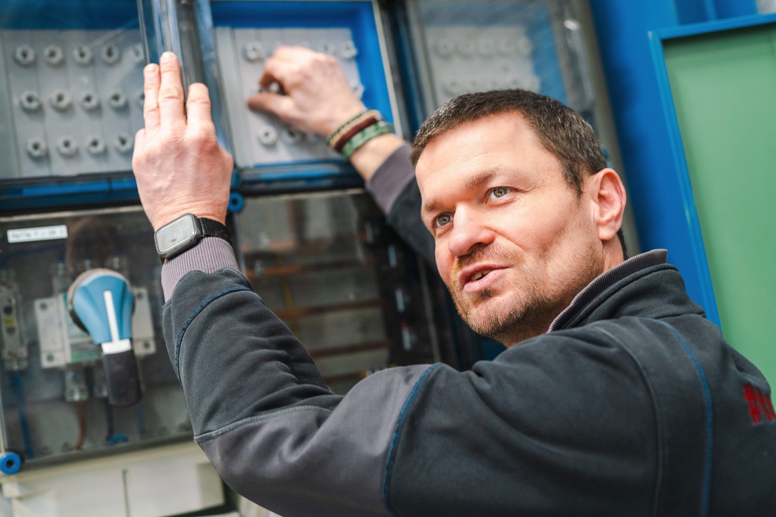 Fischer Stromwerk bei der Arbeit
